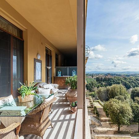 Porta Tufi Luxury Apartment With Private Parking! Siena Exterior foto