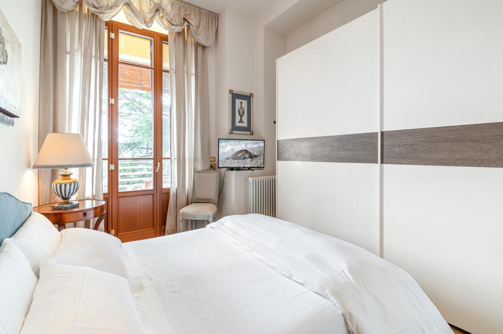 Porta Tufi Luxury Apartment With Private Parking! Siena Exterior foto